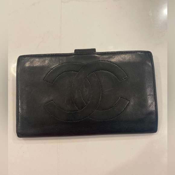 Beautiful leather Chanel Wallet